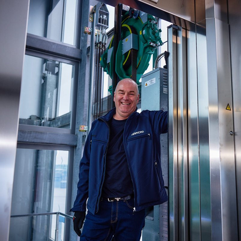 Contact opnemen met TÜV NORD Medewerker van TÜV NORD staat klaar om contactvragen te beantwoorden.