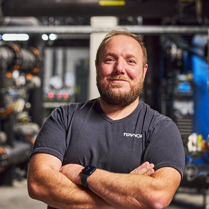 Contact opnemen met TÜV NORD Medewerker van TÜV NORD staat klaar om contactvragen telefonisch te beantwoorden.