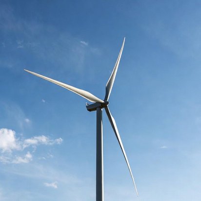 Vraag een offerte aan bij TÜV NORD voor ISO 50001 certificering Windmolen met daarachter een blauwe lucht en een witte wolk