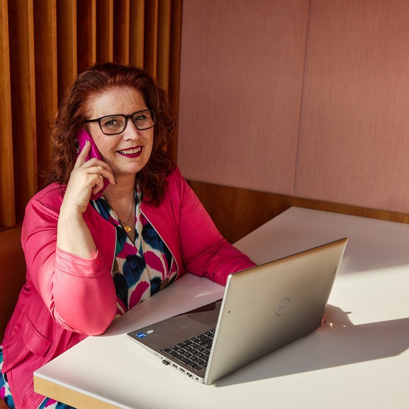 Contact opnemen met TÜV NORD Medewerker van TÜV NORD staat klaar om contactvragen telefonisch te beantwoorden.